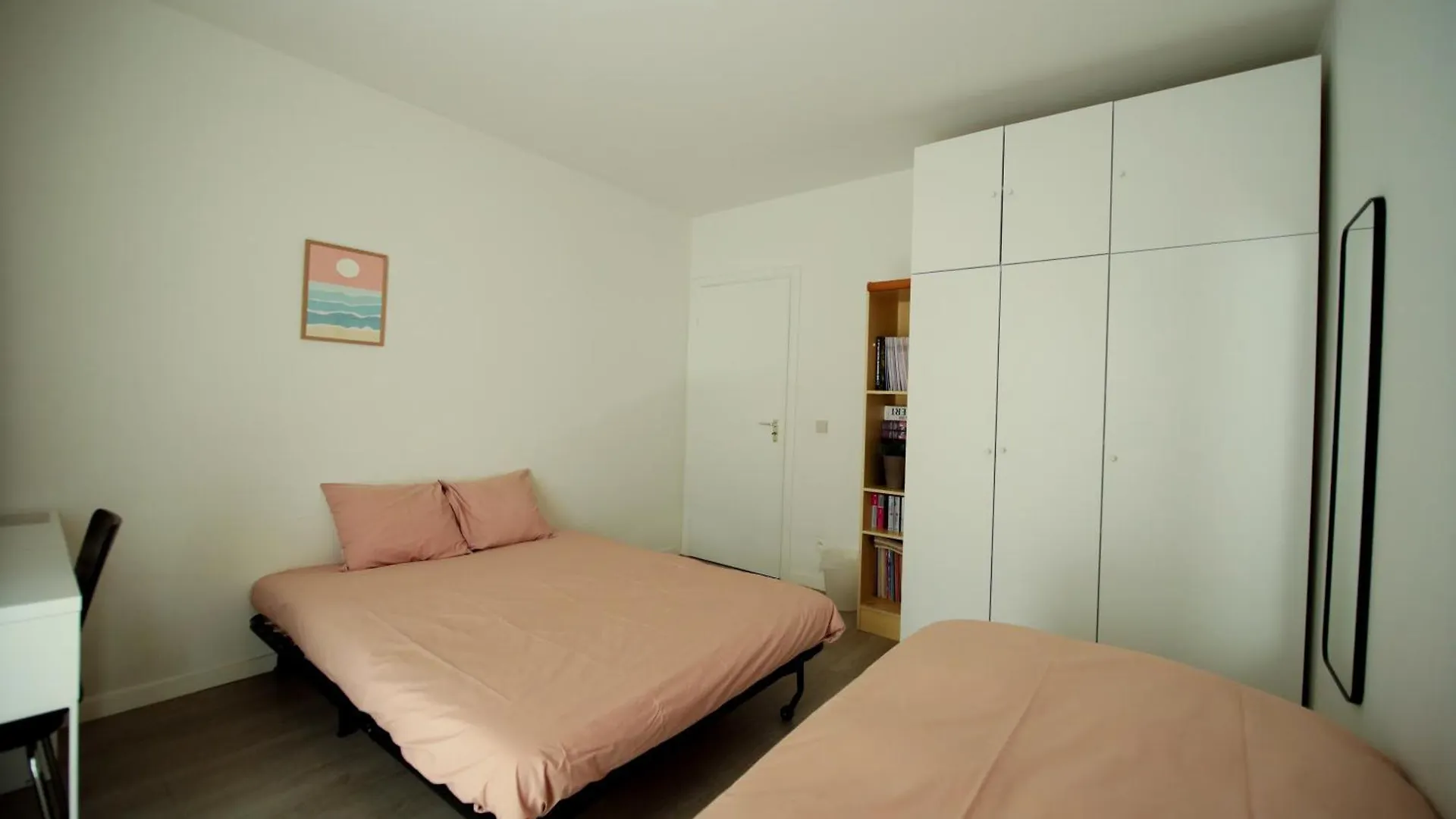 Prive Kamer Met Chill Room En Gedeelde Badkamer - Rand Antwerpen - Afrit E313 Wommelgem - Vlakbij Tramhalte Lijn 9 En 24 0*, Anvers Belgique